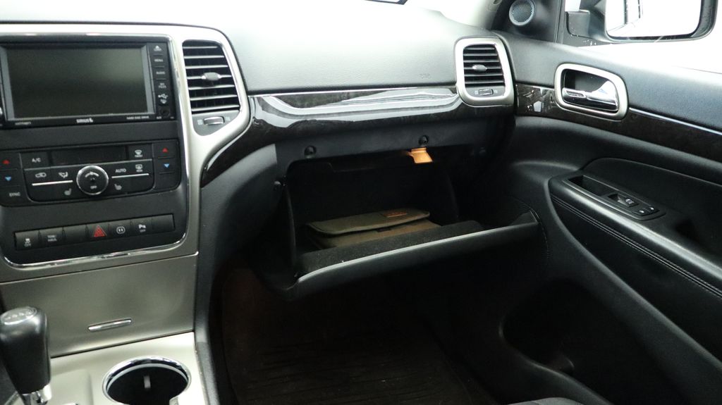 Thumbnail: 2012 Jeep Grand Cherokee - 23