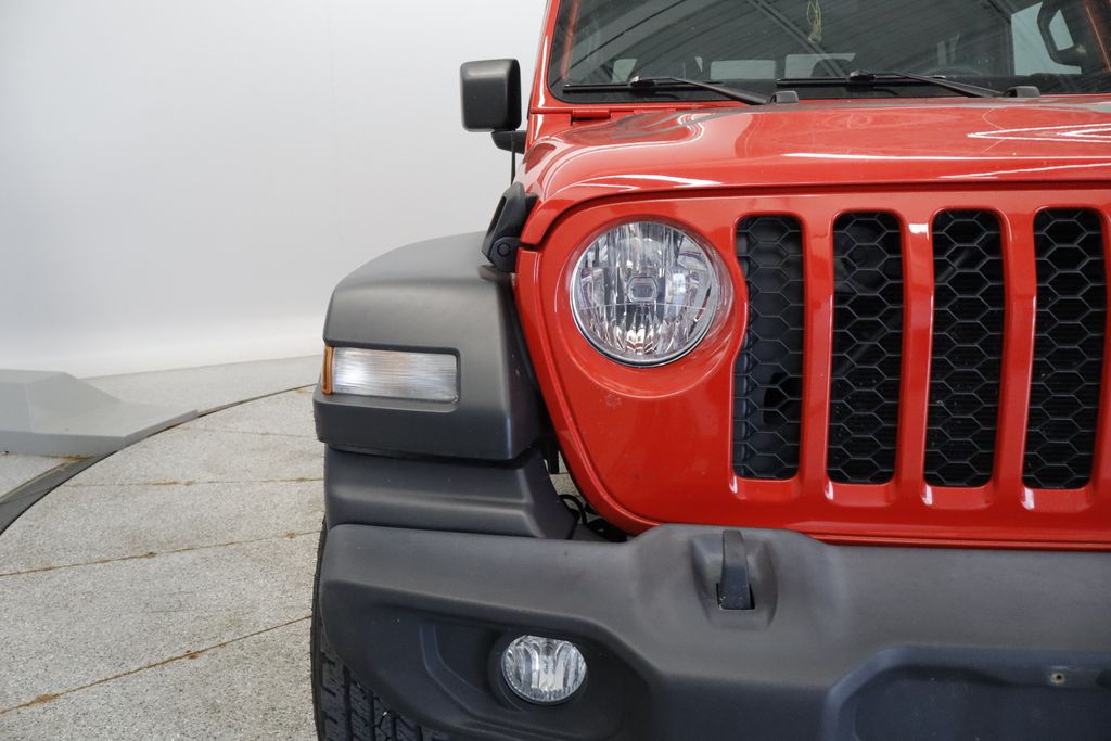 Thumbnail: 2020 Jeep Gladiator - 14