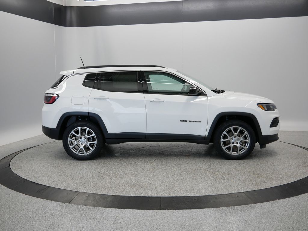 Thumbnail: 2022 Jeep Compass - 47