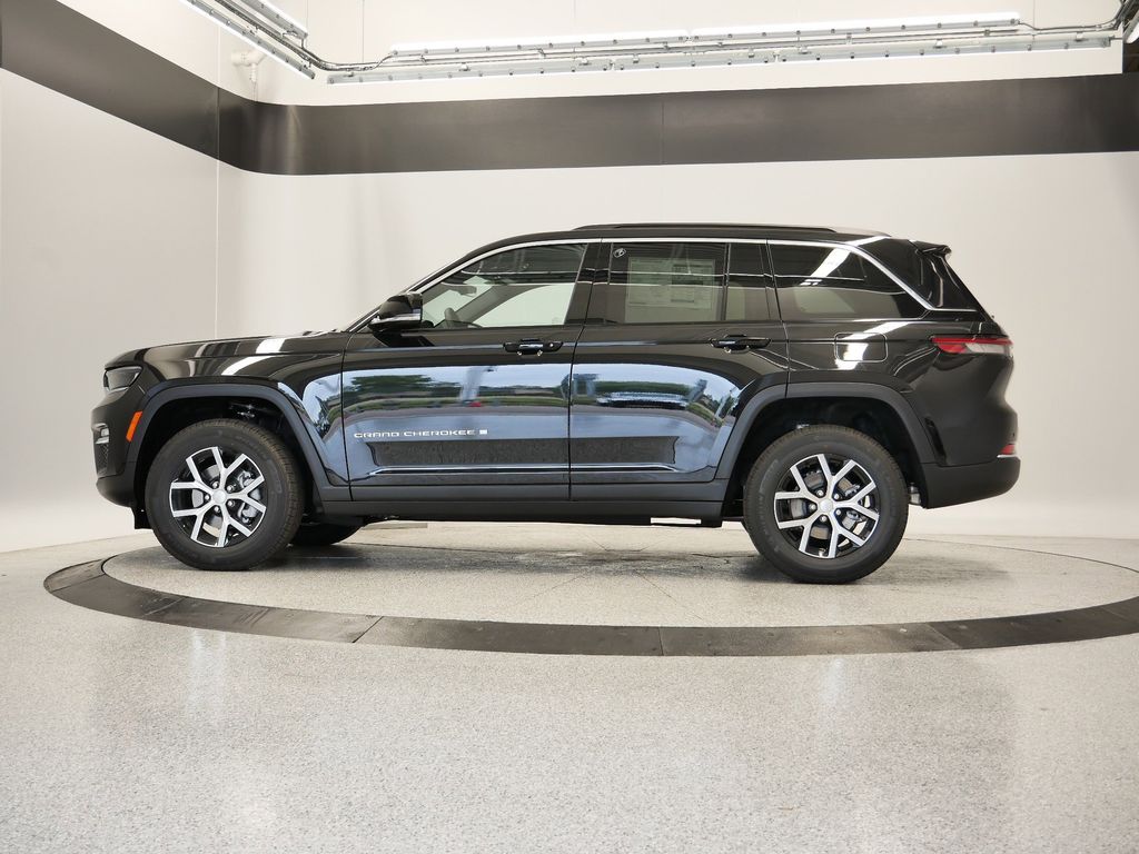 Thumbnail: 2025 Jeep Grand Cherokee - 43