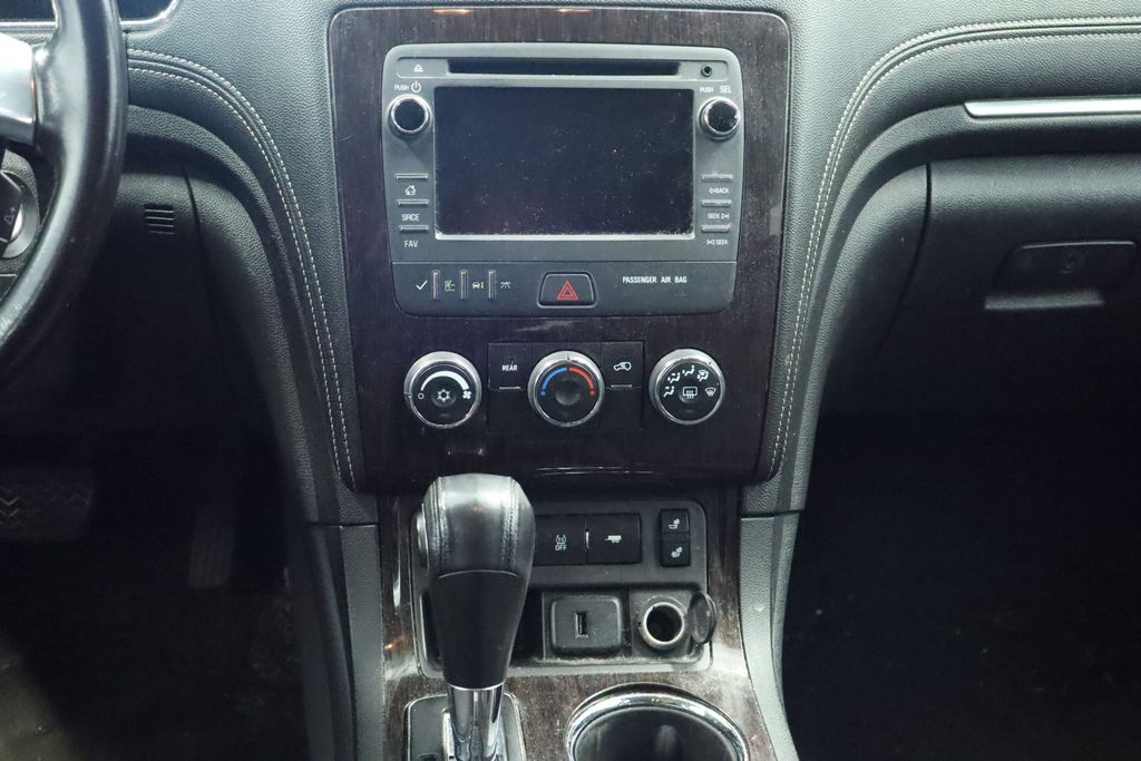 Thumbnail: 2017 Chevrolet Traverse - 23