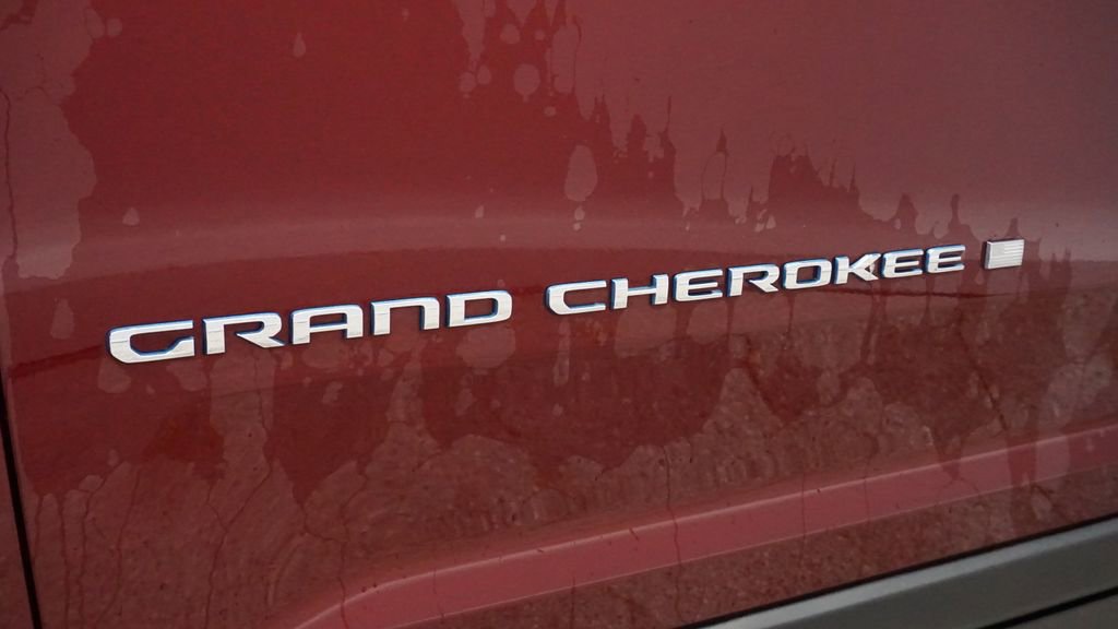 Thumbnail: 2023 Jeep Grand Cherokee - 14