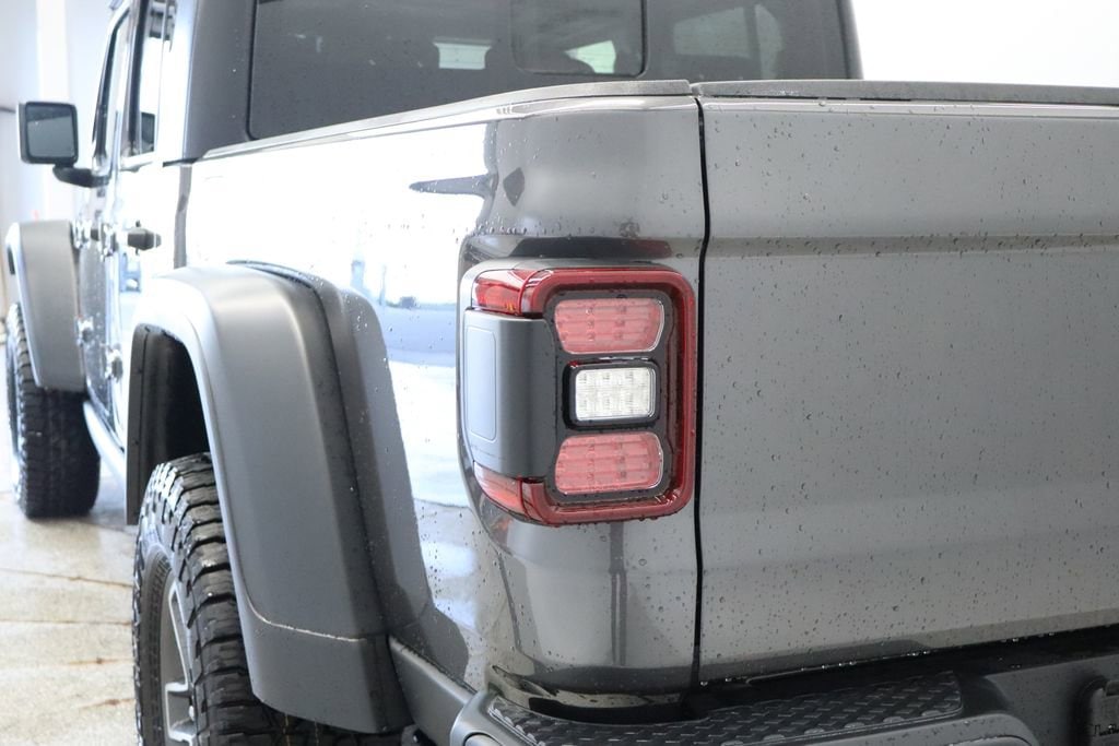 Thumbnail: 2026 Jeep Gladiator - 18