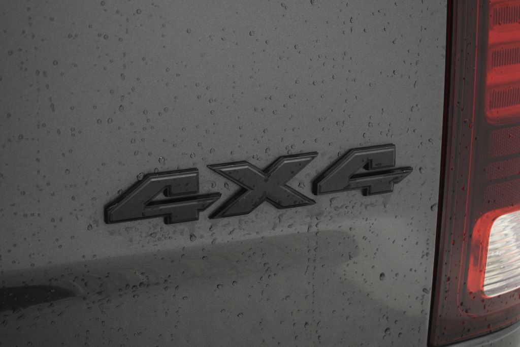 Thumbnail: 2019 RAM 1500 Classic - 23