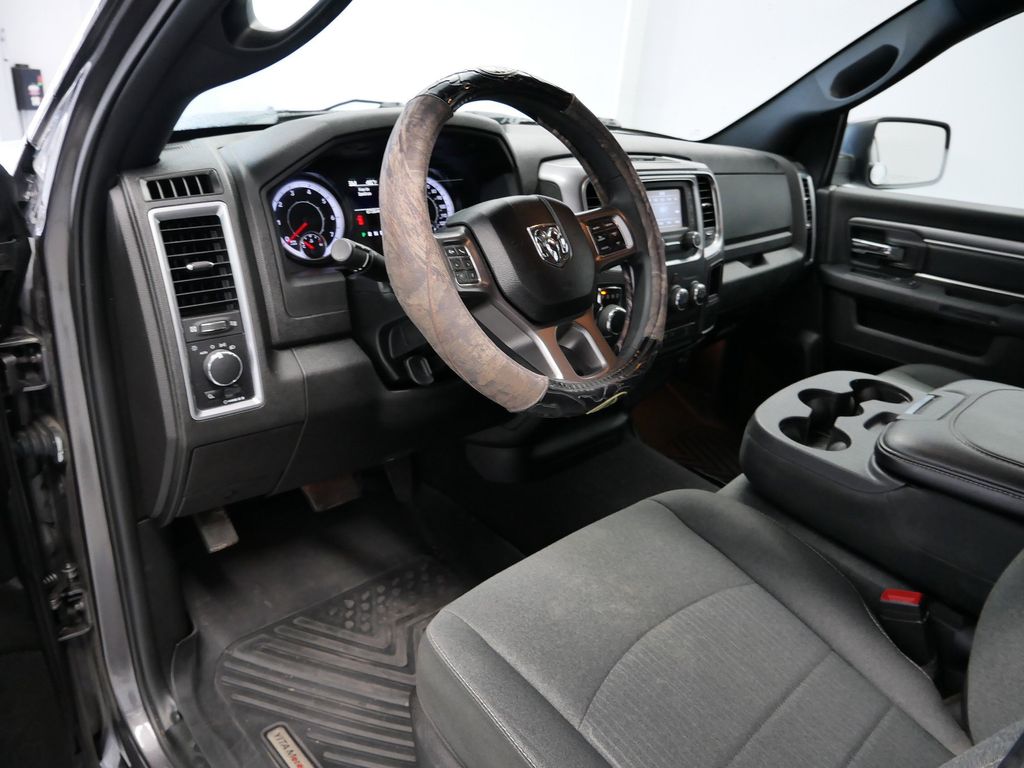 Thumbnail: 2021 RAM 1500 Classic - 25