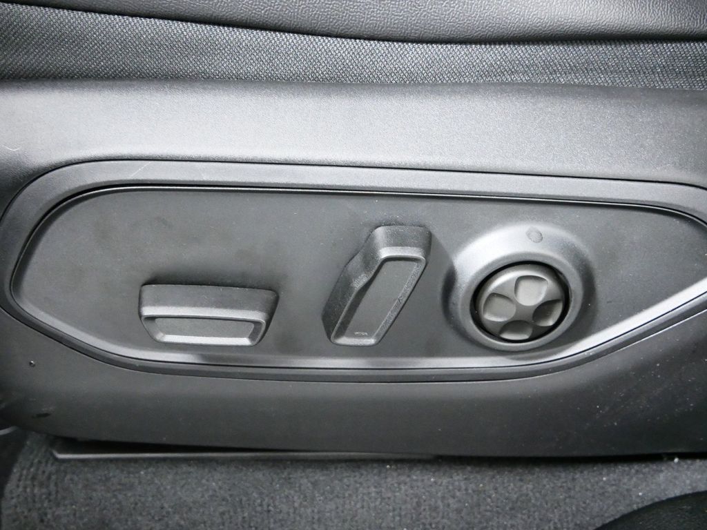 Thumbnail: 2025 Jeep Grand Cherokee L - 33