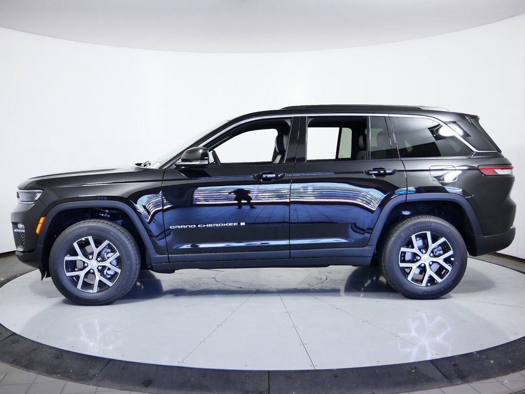 Thumbnail: 2025 Jeep Grand Cherokee - 16