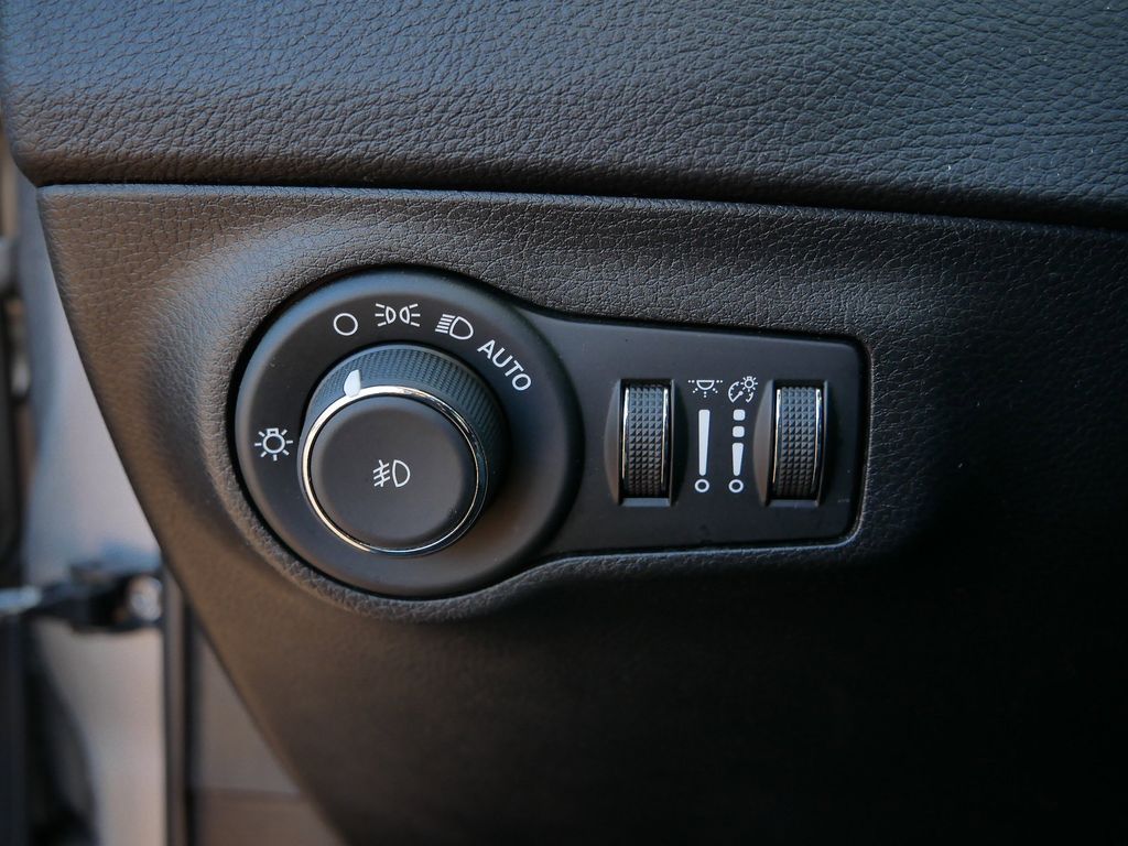 Thumbnail: 2020 Jeep Compass - 27