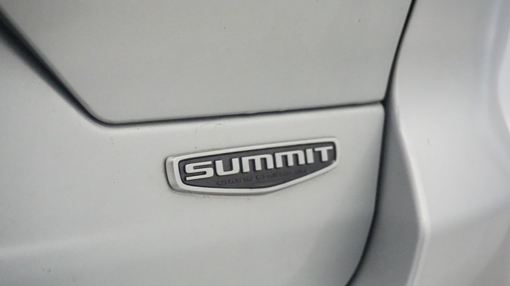 Thumbnail: 2022 Jeep Grand Cherokee - 13