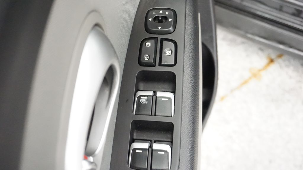 Thumbnail: 2018 Kia Soul - 32