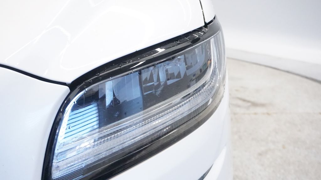 Thumbnail: 2019 Lincoln Nautilus - 12