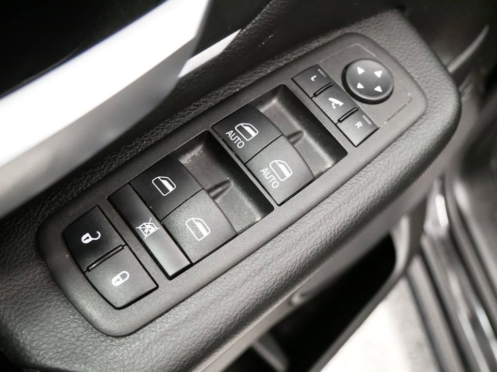 Thumbnail: 2023 RAM 1500 - 33