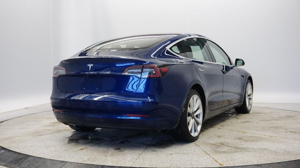 Thumbnail: 2018 Tesla Model 3 - 6