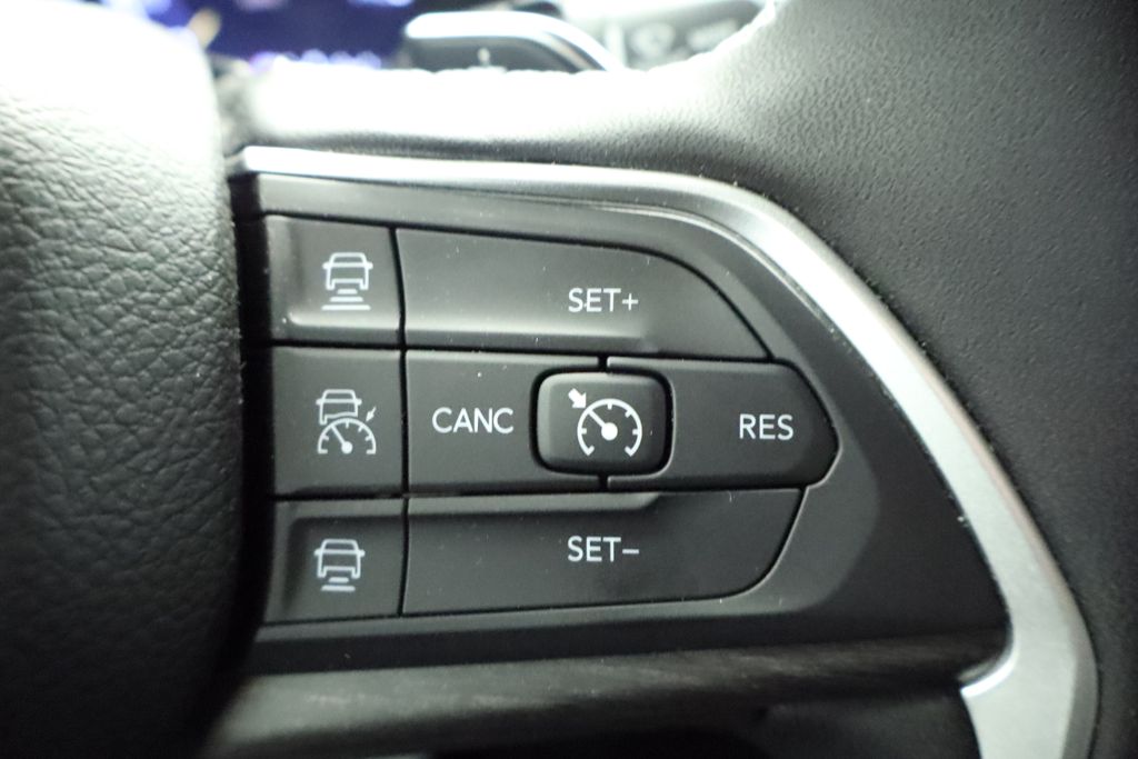 Thumbnail: 2025 Jeep Grand Cherokee - 35