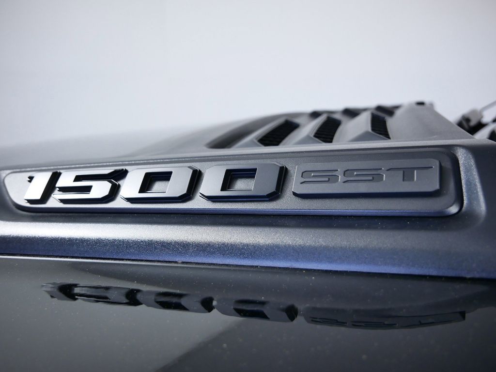 Thumbnail: 2025 RAM 1500 - 19