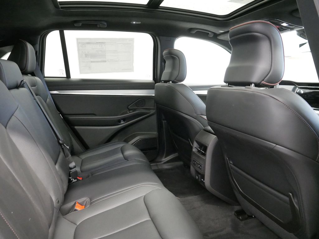 Thumbnail: 2024 Jeep Wagoneer S - 26