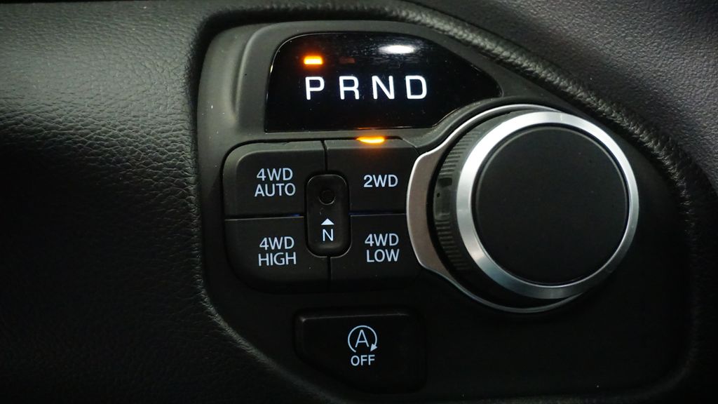 Thumbnail: 2025 RAM 1500 - 32