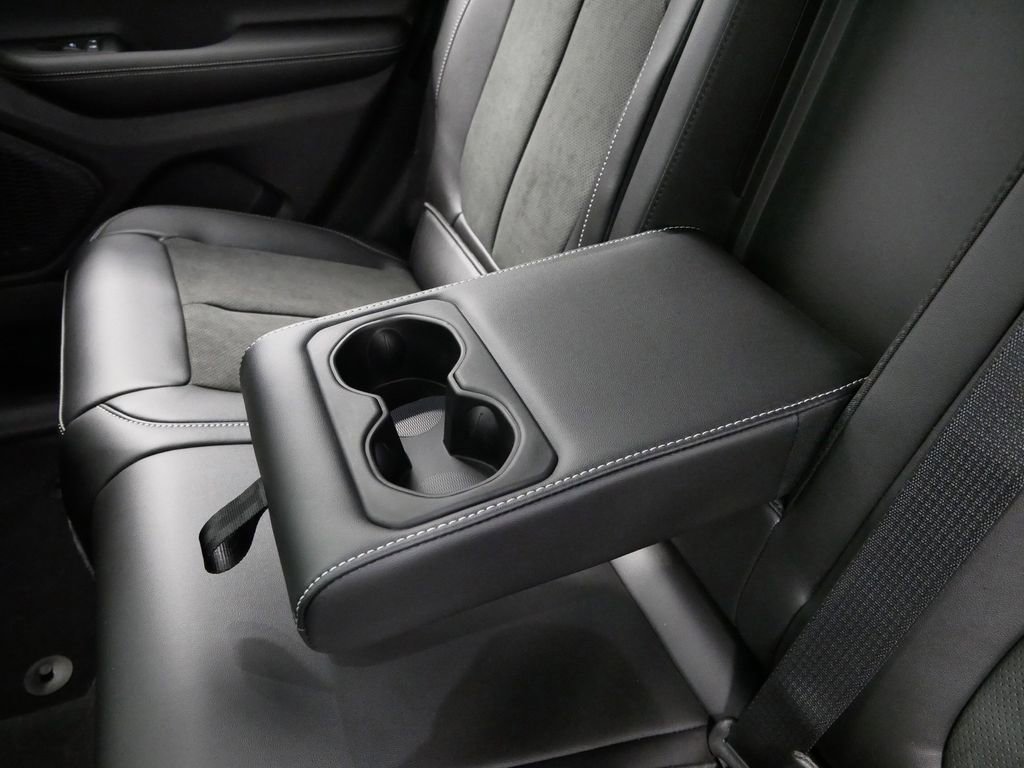 Thumbnail: 2025 Jeep Grand Cherokee - 26