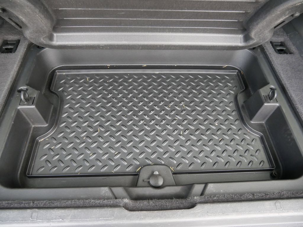 Thumbnail: 2012 Jeep Liberty - 13