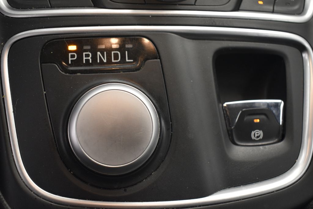 Thumbnail: 2015 Chrysler 200 - 20