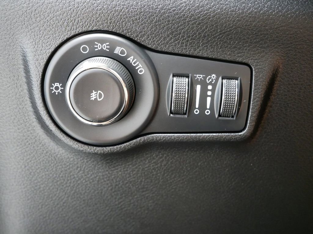 Thumbnail: 2022 Jeep Compass - 23