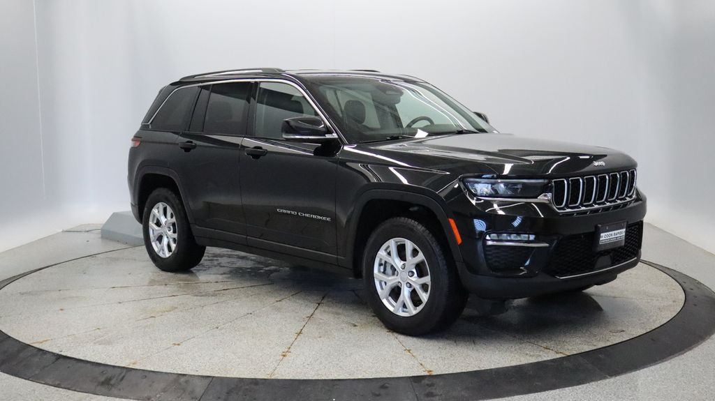 Thumbnail: 2023 Jeep Grand Cherokee - 7