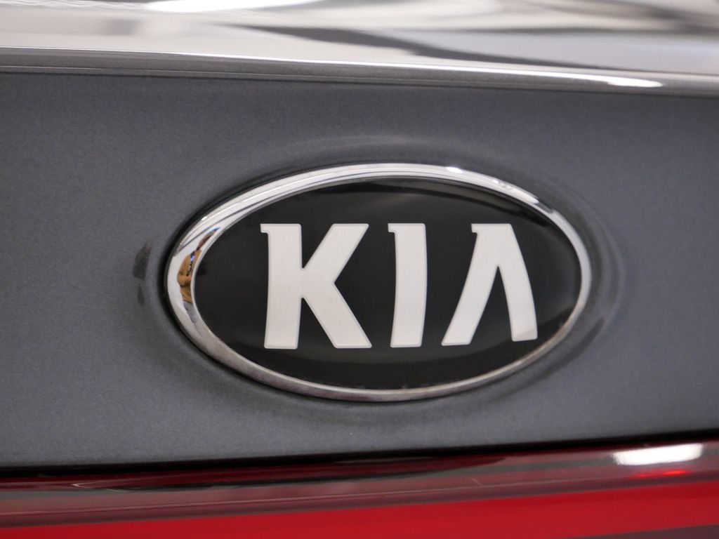 Thumbnail: 2021 Kia Forte - 17