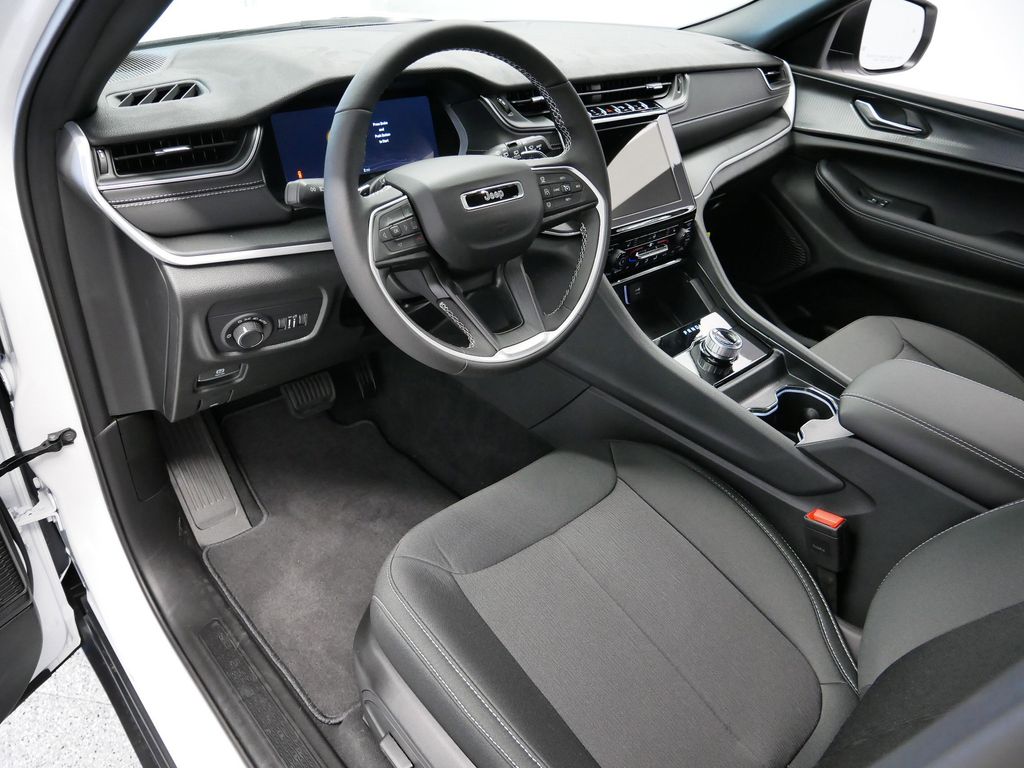 Thumbnail: 2025 Jeep Grand Cherokee - 2