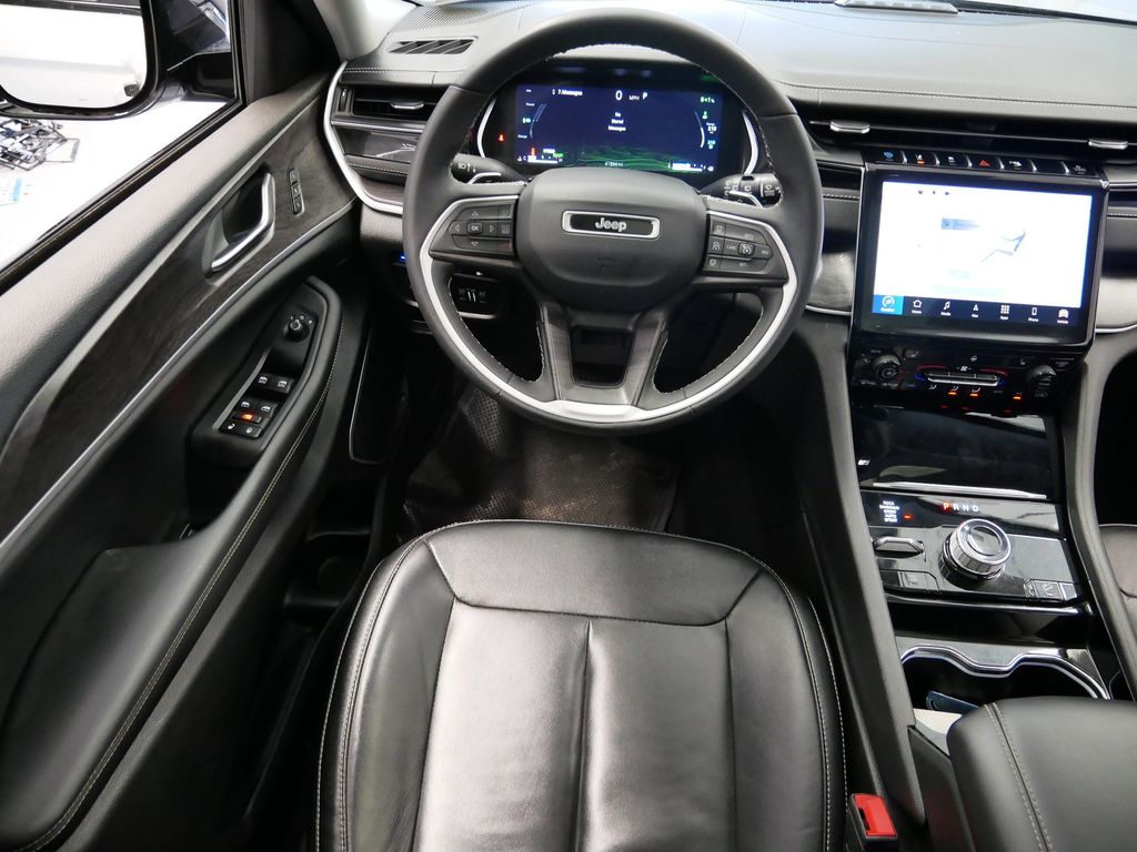 Thumbnail: 2022 Jeep Grand Cherokee - 26