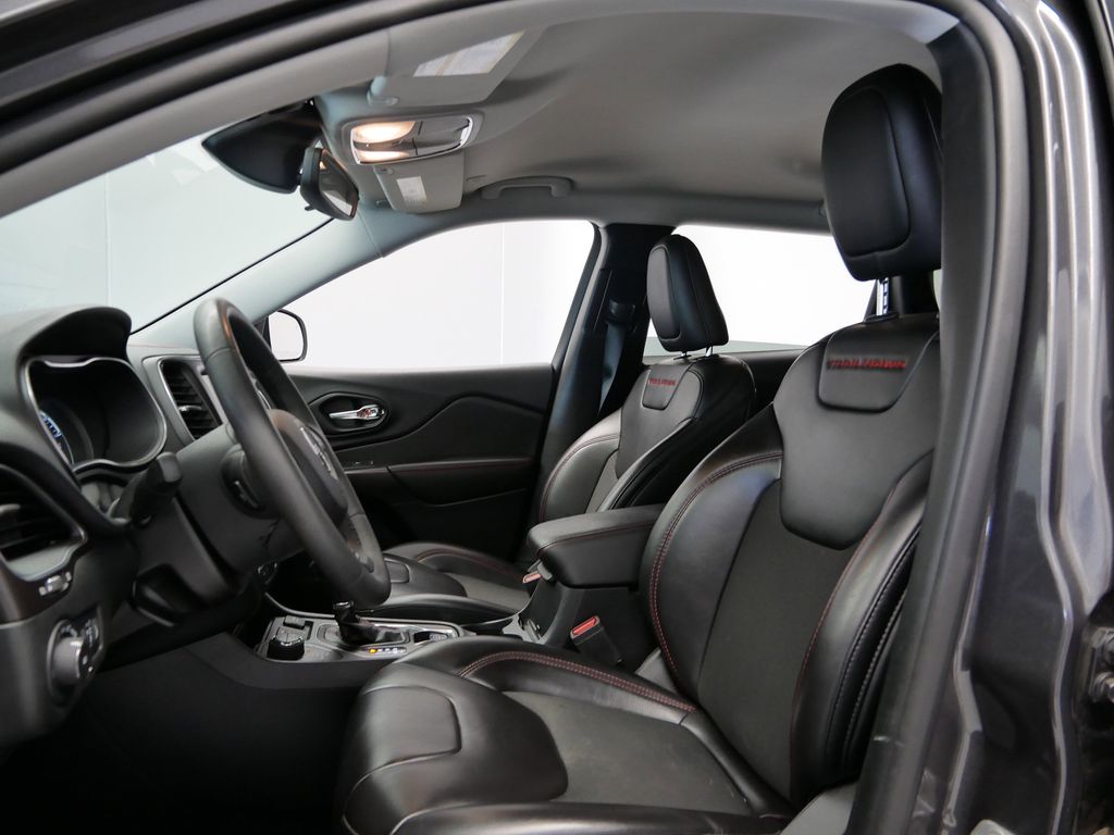 Thumbnail: 2022 Jeep Cherokee - 3