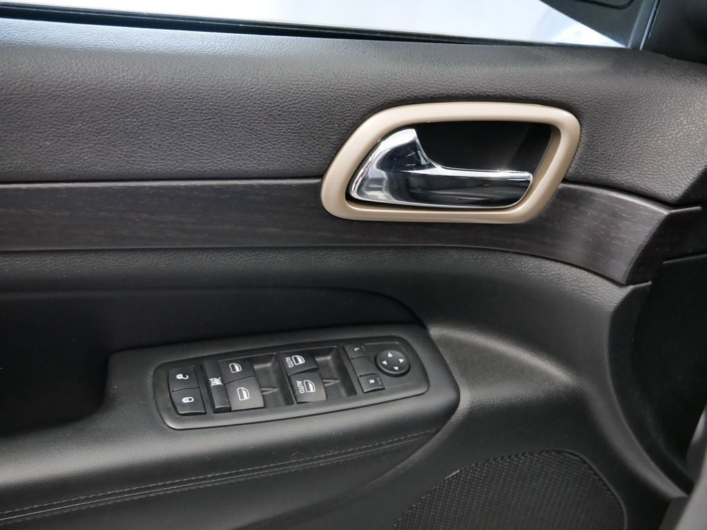 Thumbnail: 2014 Jeep Grand Cherokee - 6
