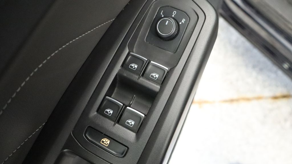 Thumbnail: 2022 Volkswagen Atlas - 28