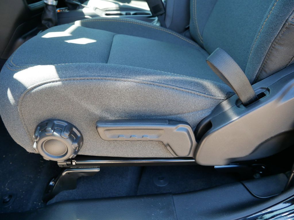 2025 Jeep Wrangler Sport 4xe 33