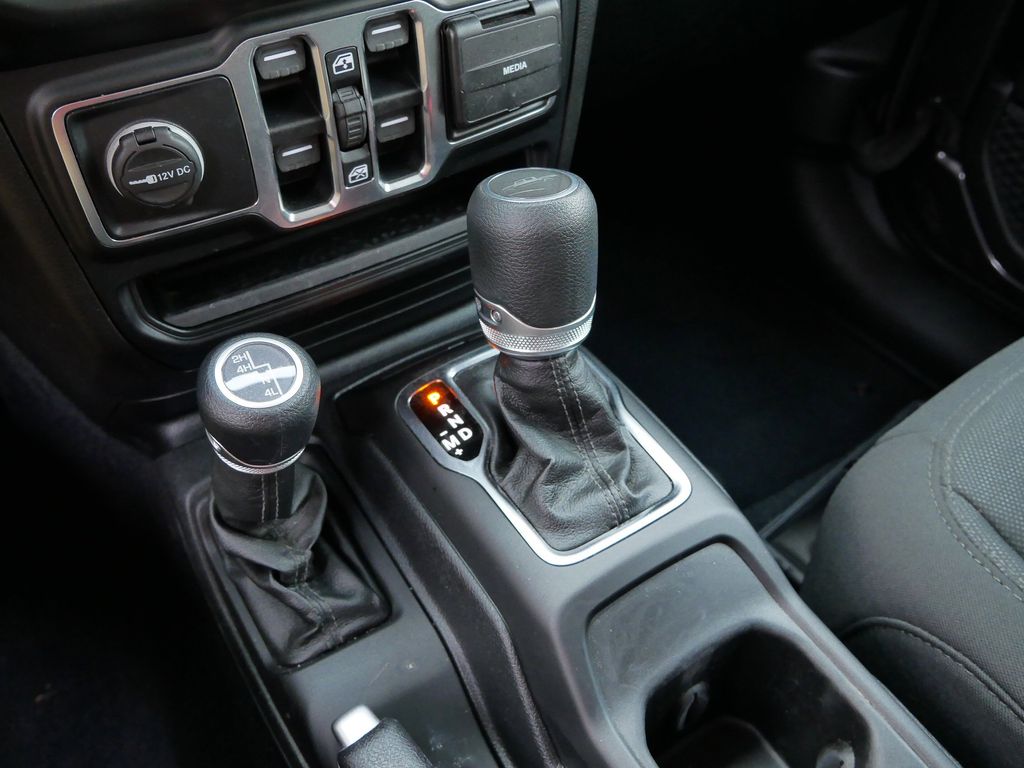 Thumbnail: 2020 Jeep Gladiator - 31