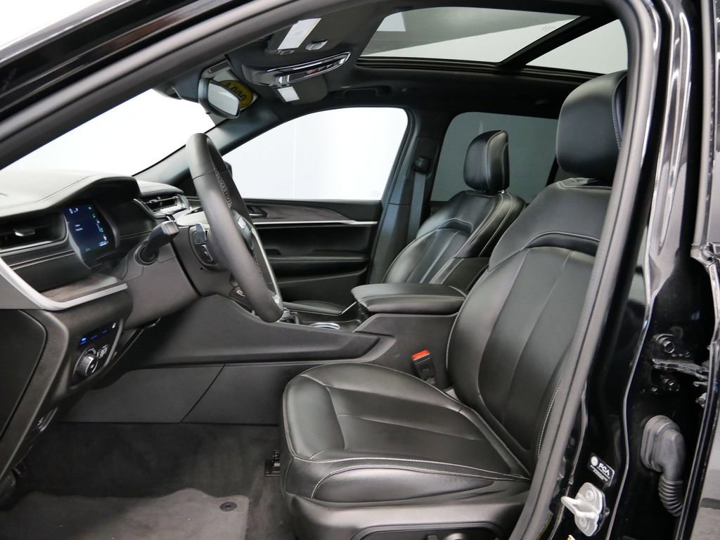 Thumbnail: 2024 Jeep Grand Cherokee - 3