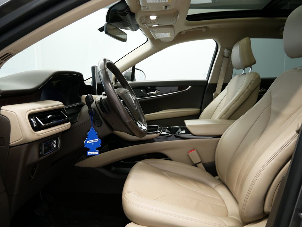 Thumbnail: 2021 Lincoln Nautilus - 21