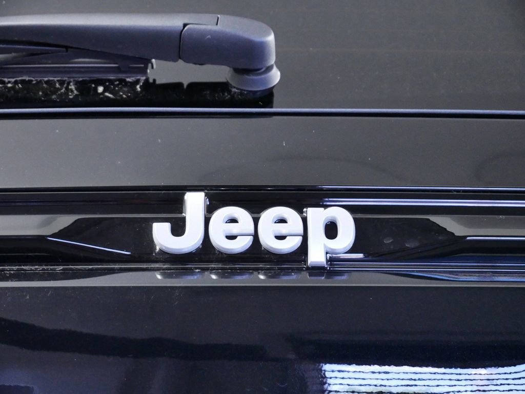 Thumbnail: 2025 Jeep Grand Cherokee - 12