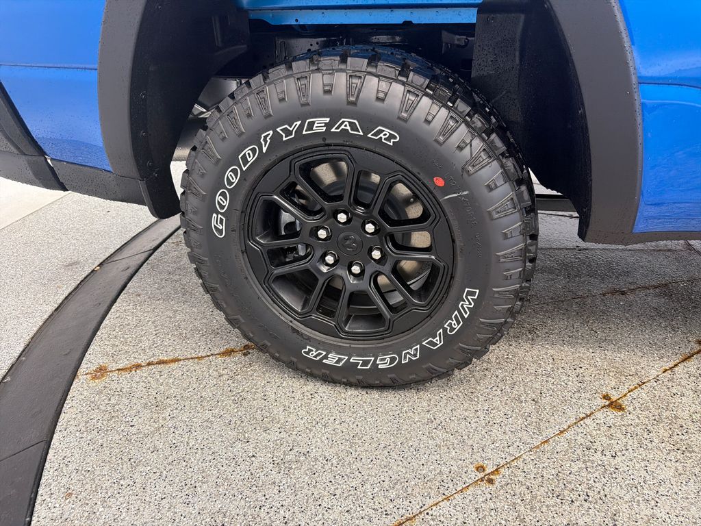 Thumbnail: 2026 RAM 1500 - 10