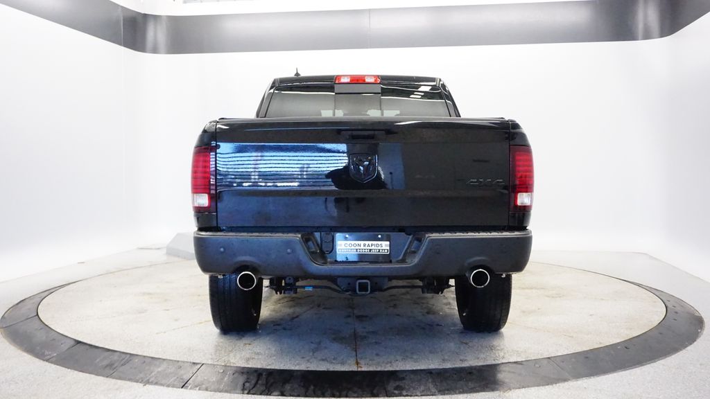 Thumbnail: 2019 RAM 1500 Classic - 4