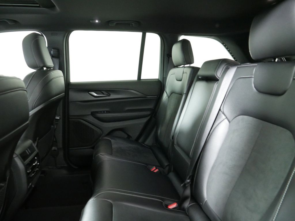 Thumbnail: 2024 Jeep Grand Cherokee - 30