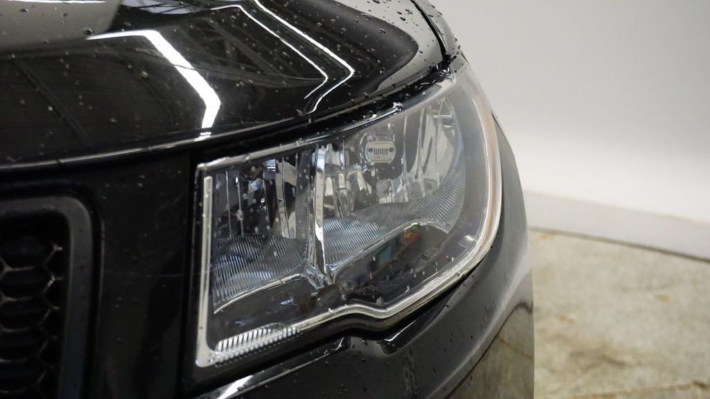 Thumbnail: 2019 Jeep Compass - 12