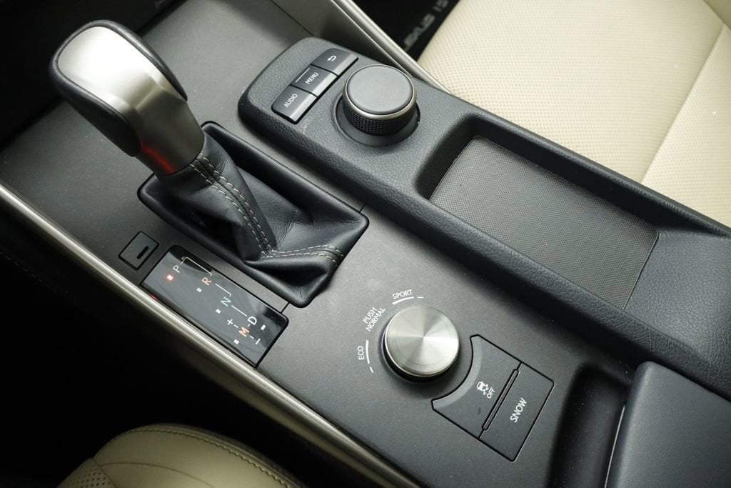 Thumbnail: 2015 Lexus IS - 28
