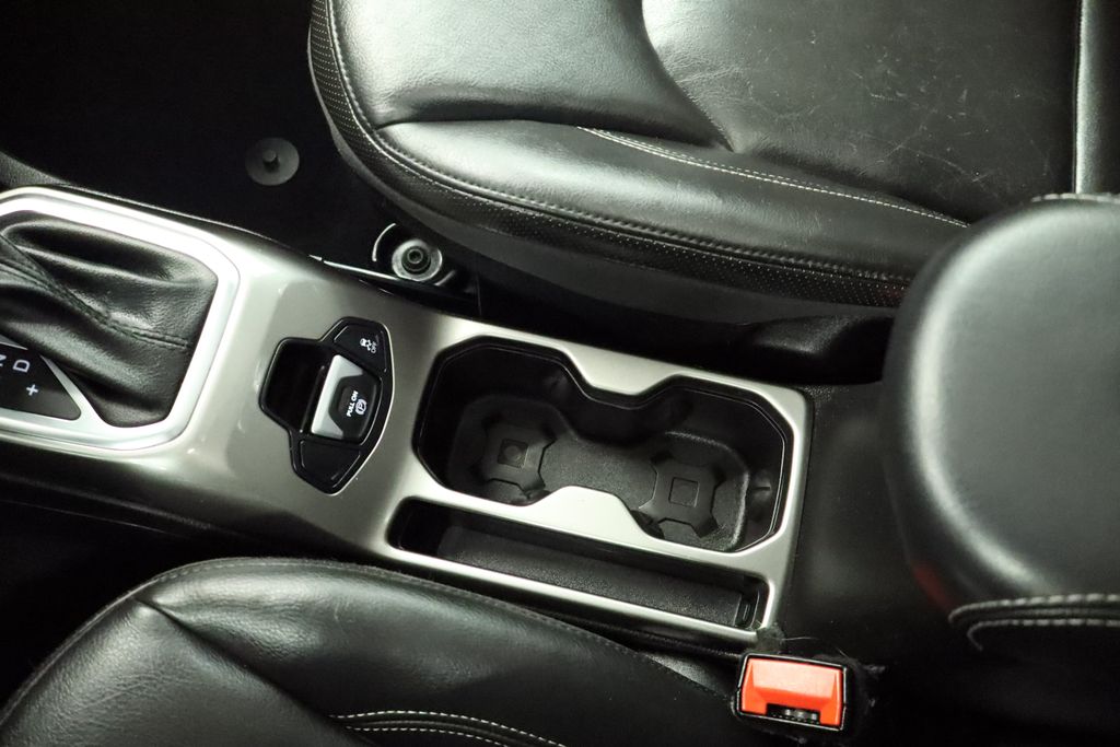 Thumbnail: 2018 Jeep Renegade - 40