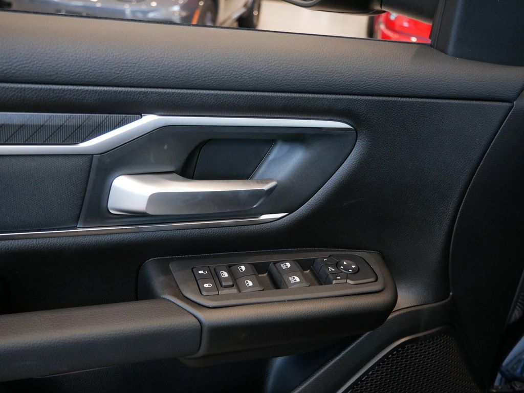 Thumbnail: 2026 RAM 1500 - 6