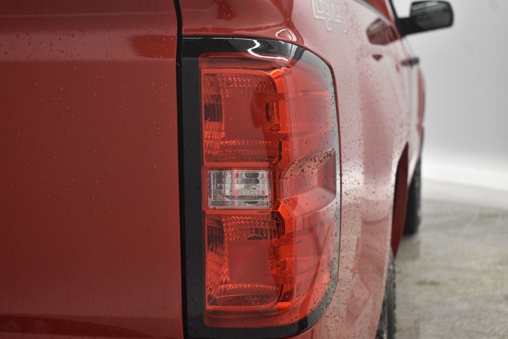 Thumbnail: 2015 Chevrolet Silverado 1500 - 8