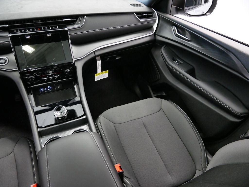 Thumbnail: 2025 Jeep Grand Cherokee - 20