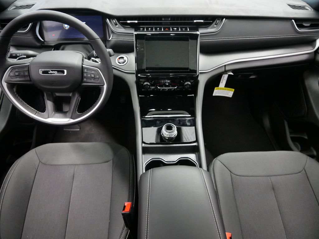Thumbnail: 2025 Jeep Grand Cherokee - 18