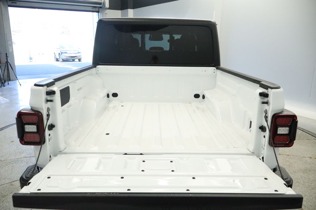 Thumbnail: 2026 Jeep Gladiator - 22