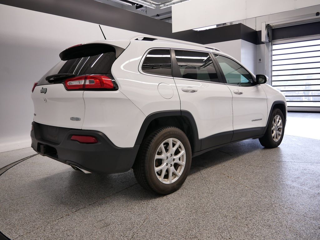 Thumbnail: 2015 Jeep Cherokee - 20