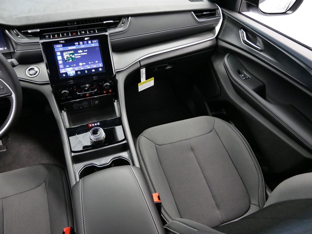 Thumbnail: 2025 Jeep Grand Cherokee - 18